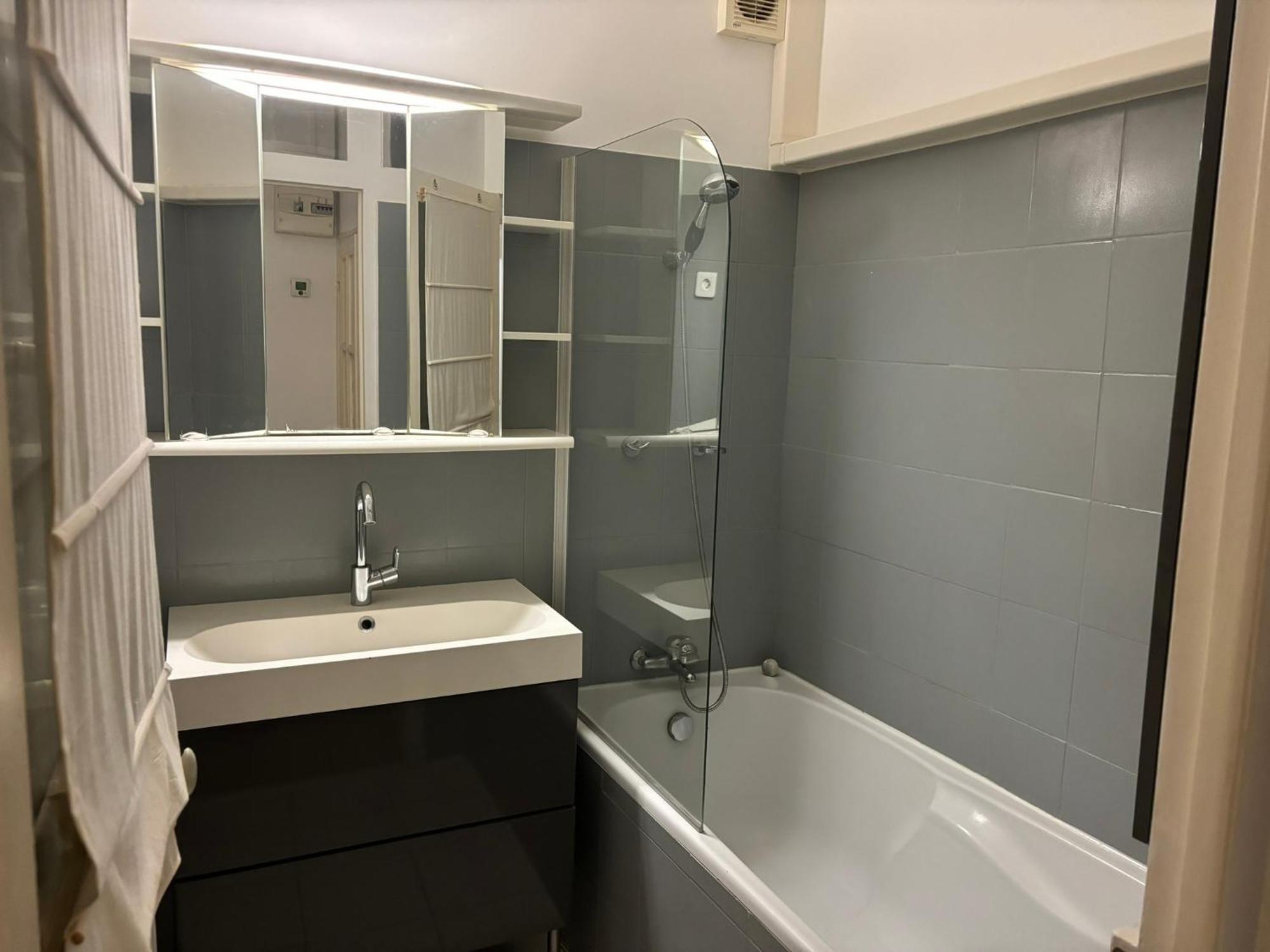 2 Bedroom Funky Apartment In The Heart Of The Old Town Of Antibes Ngoại thất bức ảnh