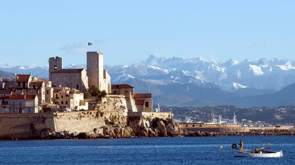 2 Bedroom Funky Apartment In The Heart Of The Old Town Of Antibes Ngoại thất bức ảnh